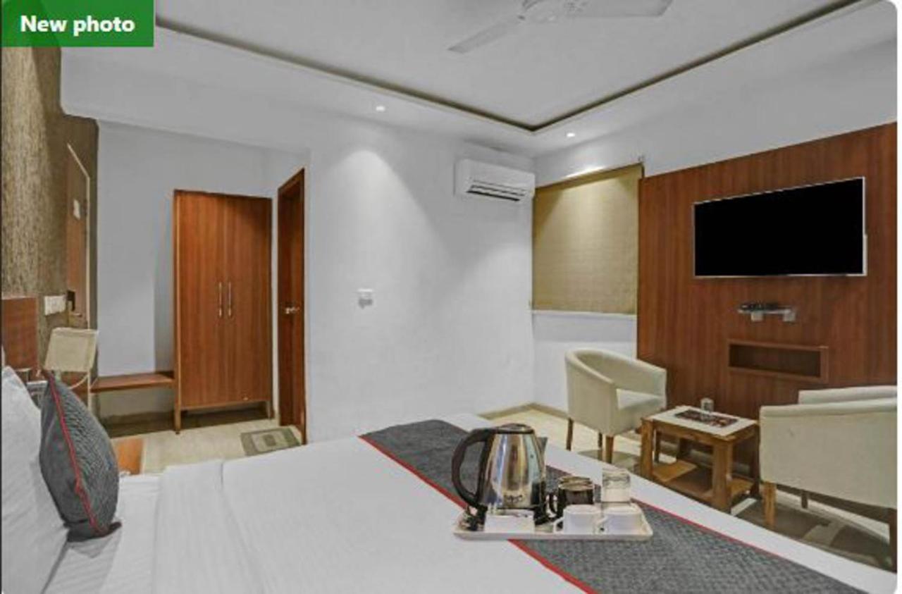 Wowstops-Clark Near Delhi Airport Hotel New Delhi Exterior photo