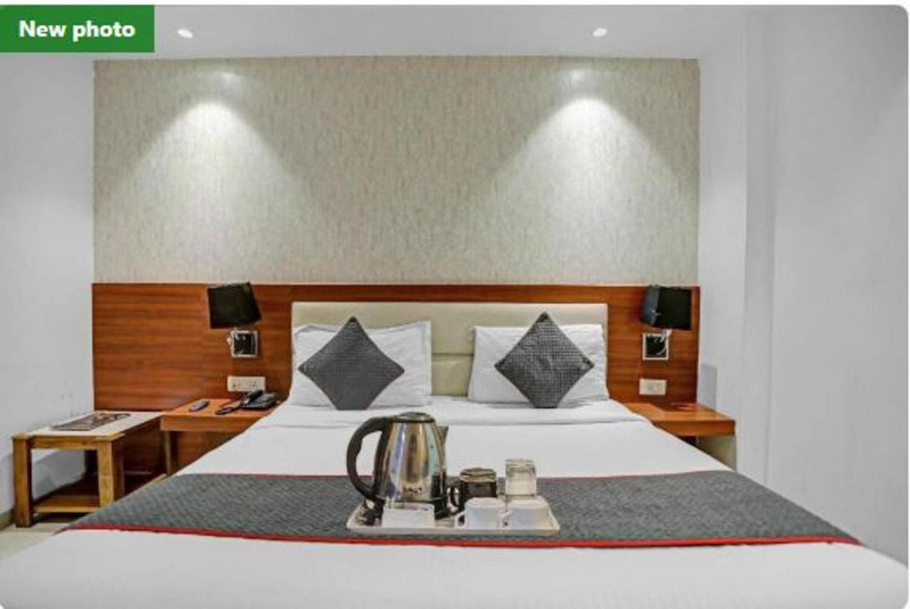 Wowstops-Clark Near Delhi Airport Hotel New Delhi Exterior photo
