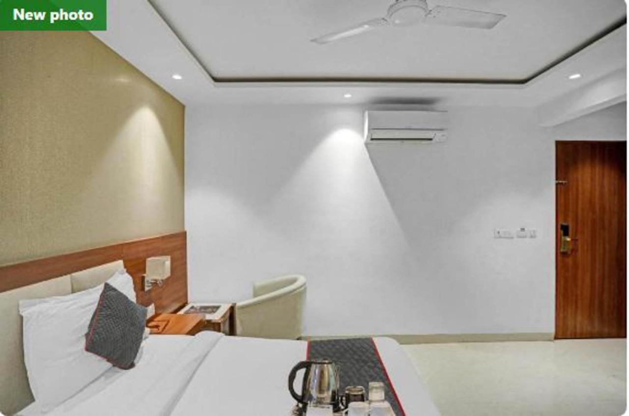Wowstops-Clark Near Delhi Airport Hotel New Delhi Exterior photo